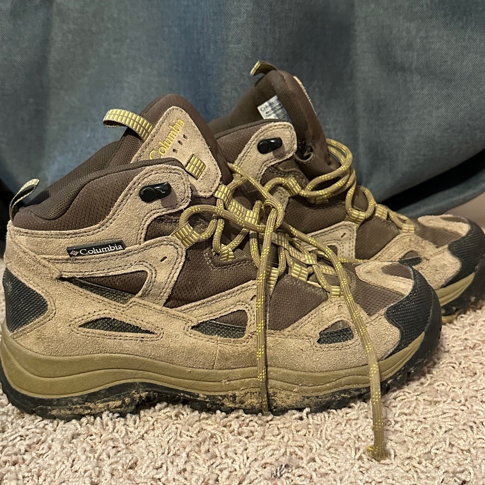 Columbia hiking boots